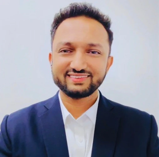 Alumni Spotlight: How UNIMY Took Dr. Mohammed Naeem Yaqoob Qureshi to the Heart of Digital Finance