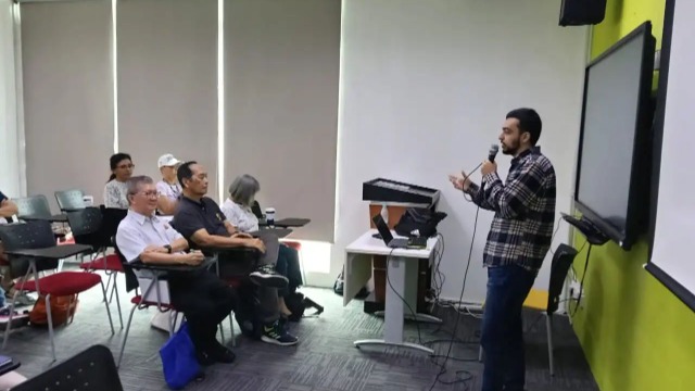 UNIMY Student Empowers Seniors Through CapCut Workshop